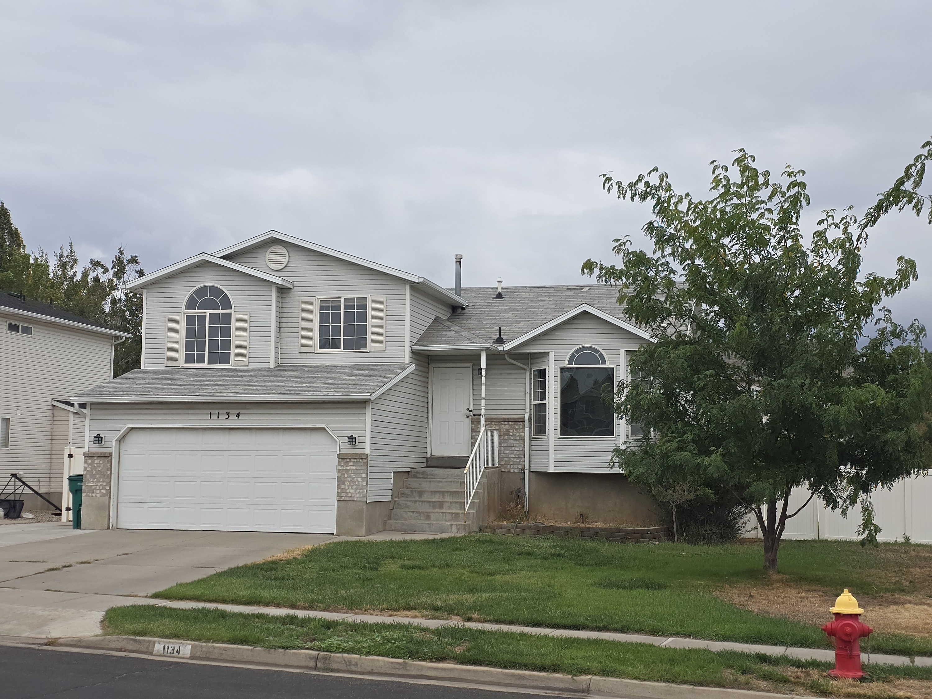 1134 N 2525 W